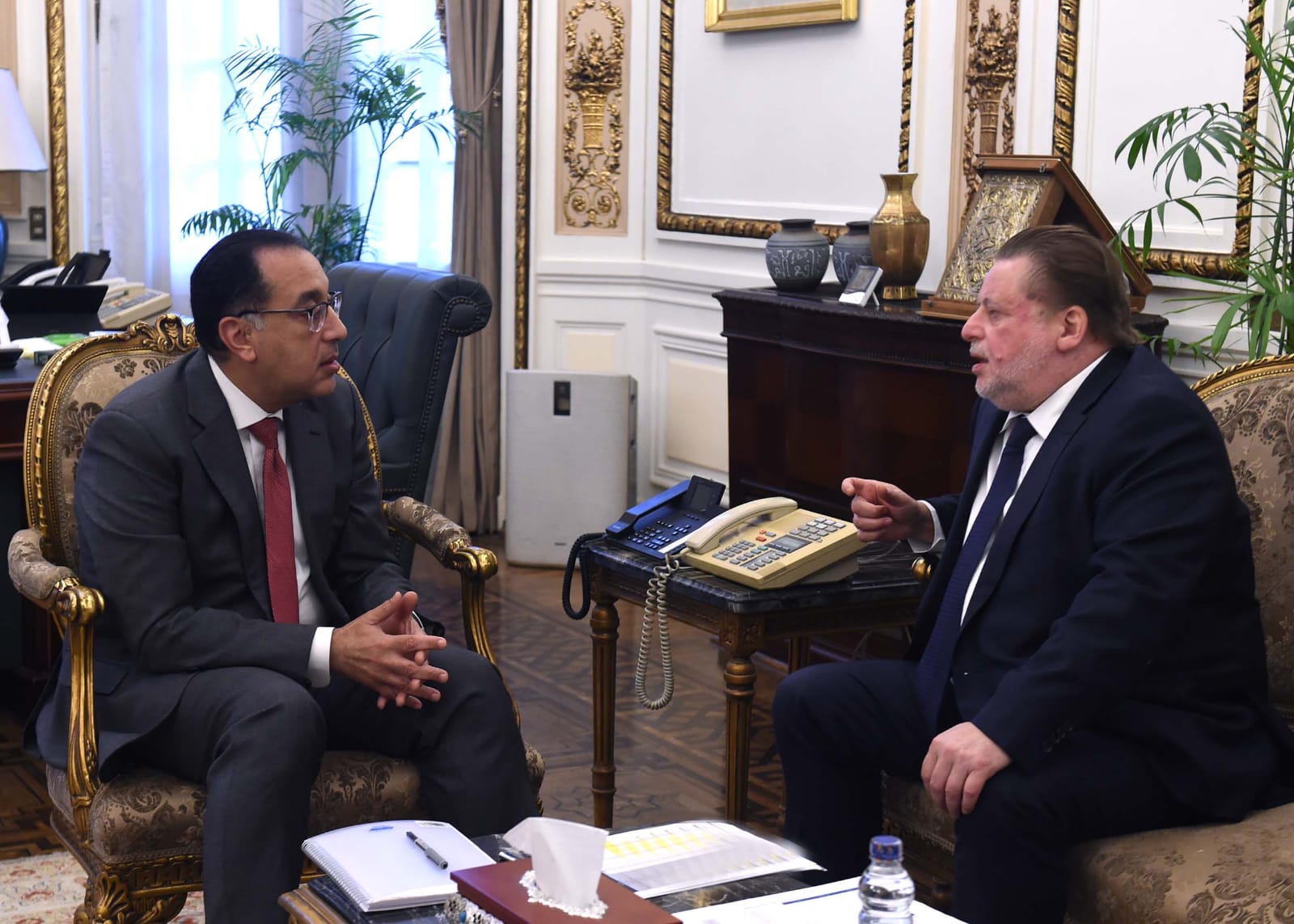 رئيس الوزراء يلتقي محافظ البنك المركزي لمتابعة عدد من الملفات - بوابة  الأهرام