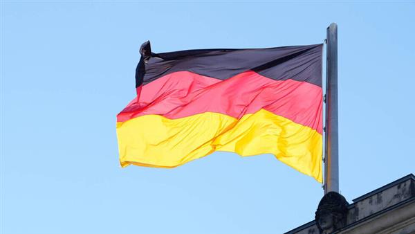 البرلمان الألماني يقرر تسريع منح الإقامة وتسهيل شروط اللجوء