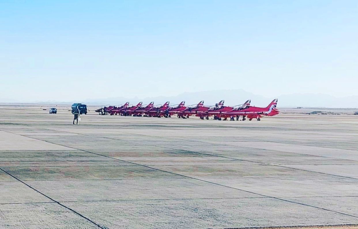 فريق الألعاب الجوية البريطانى يصل لإحدى القواعد الجوية المصرية