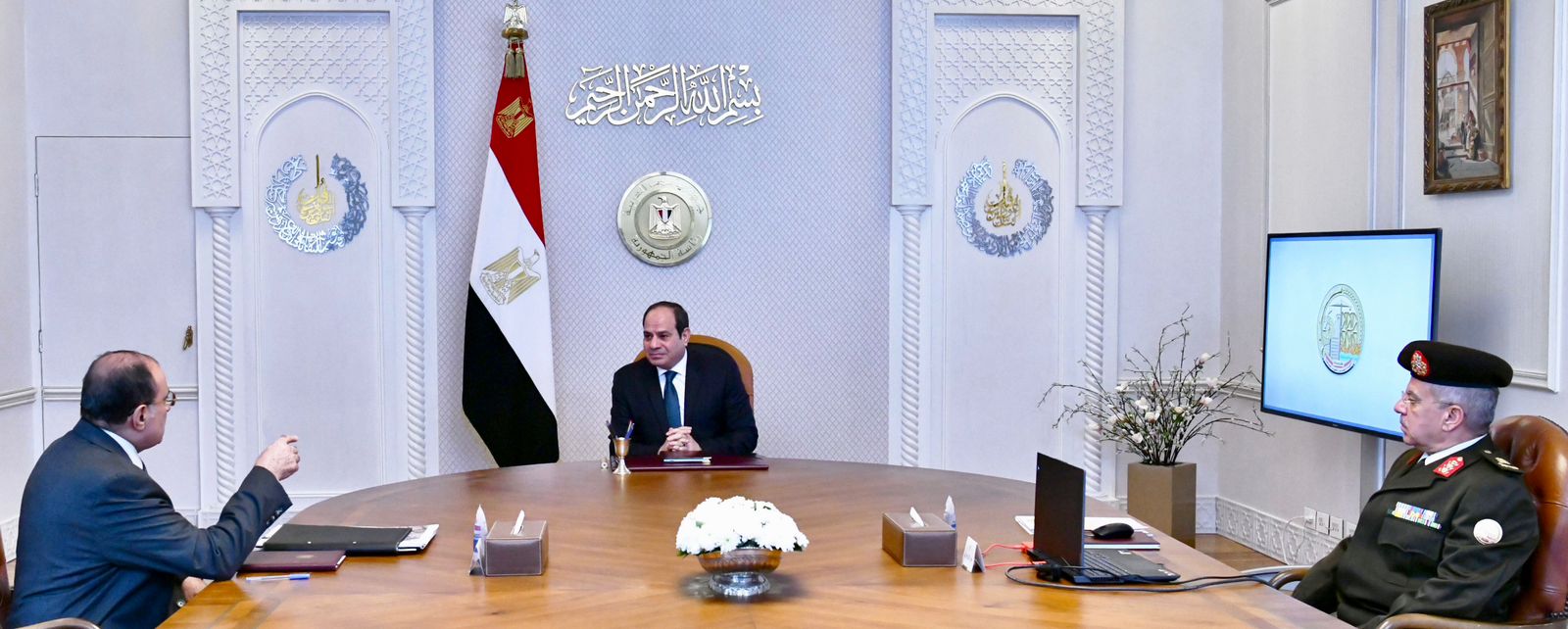 الرئيس السيسي يوجه بتعزيز الجهود القائمة لاستعادة الوجه الحضاري للأحياء السكنية بالقاهرة والإسكندرية