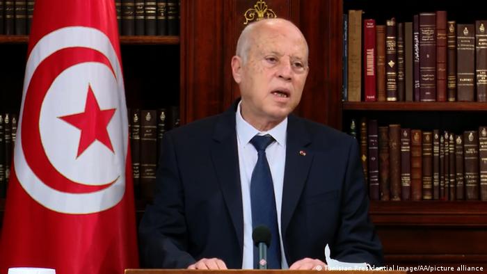 الرئيس التونسي يؤكد ضرورة الإسراع بتنفيذ المشروعات الكبرى