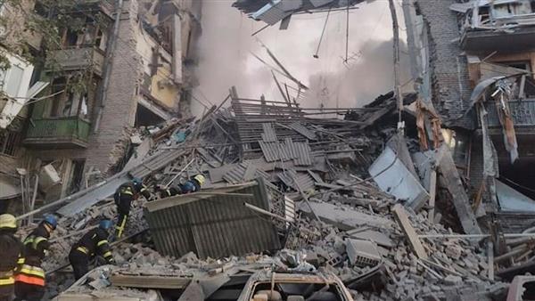 مقتل أوكرانية وإصابة ثلاثة في قصف روسي استهدف مبنً سكنيا في خاركيف