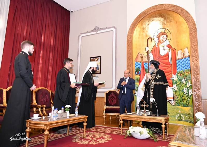 الكنيسة الروسية تقدم وسام  المجد والكرامة  للبابا  تواضروس الثاني
