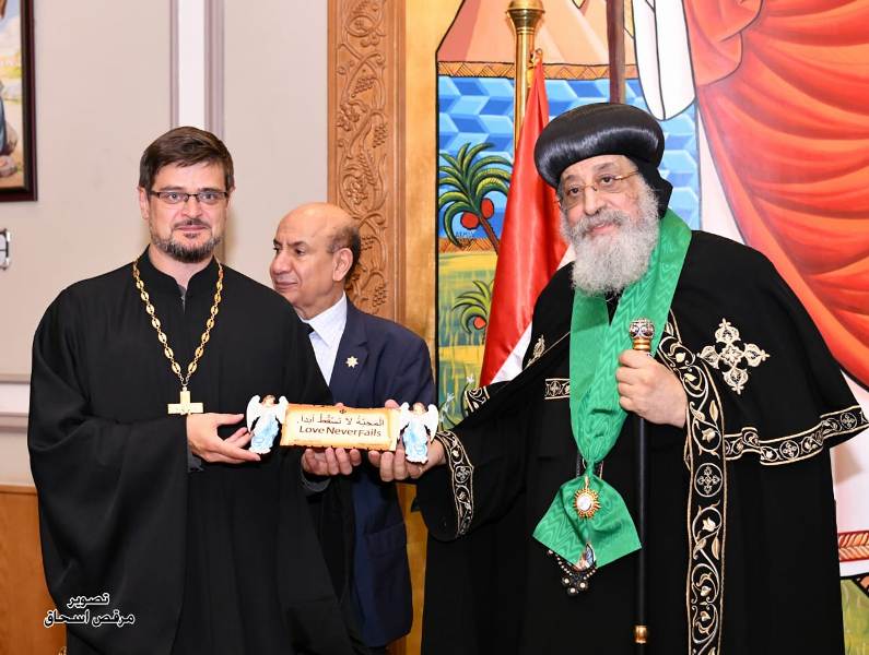 الكنيسة الروسية تقدم وسام  المجد والكرامة  للبابا  تواضروس الثاني