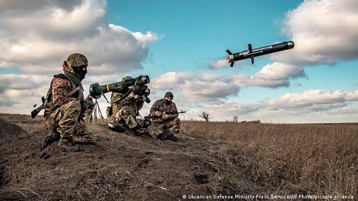 قوات الدفاع الأوكرانية تتصدى لهجمات روسية قرب  مستوطنة
