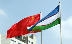 الصين وأوزباكستان تبحثان توسيع التعاون الاقتصادي والتجاري