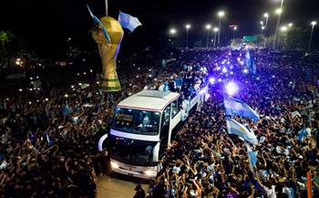   احتفالات-كبيرة-للجماهير-الأرجنتينية-في-بوينوس-أيريس-خلال-استقبالهم-أبطال-كأس-العالم|-صور