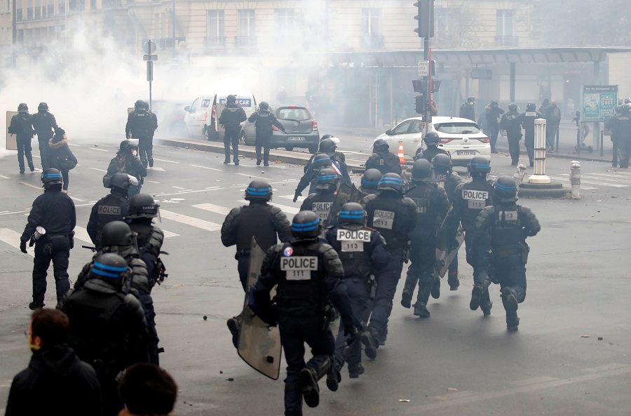 الداخلية الفرنسية تحشد  ألف شرطي استعدادا للتظاهرات