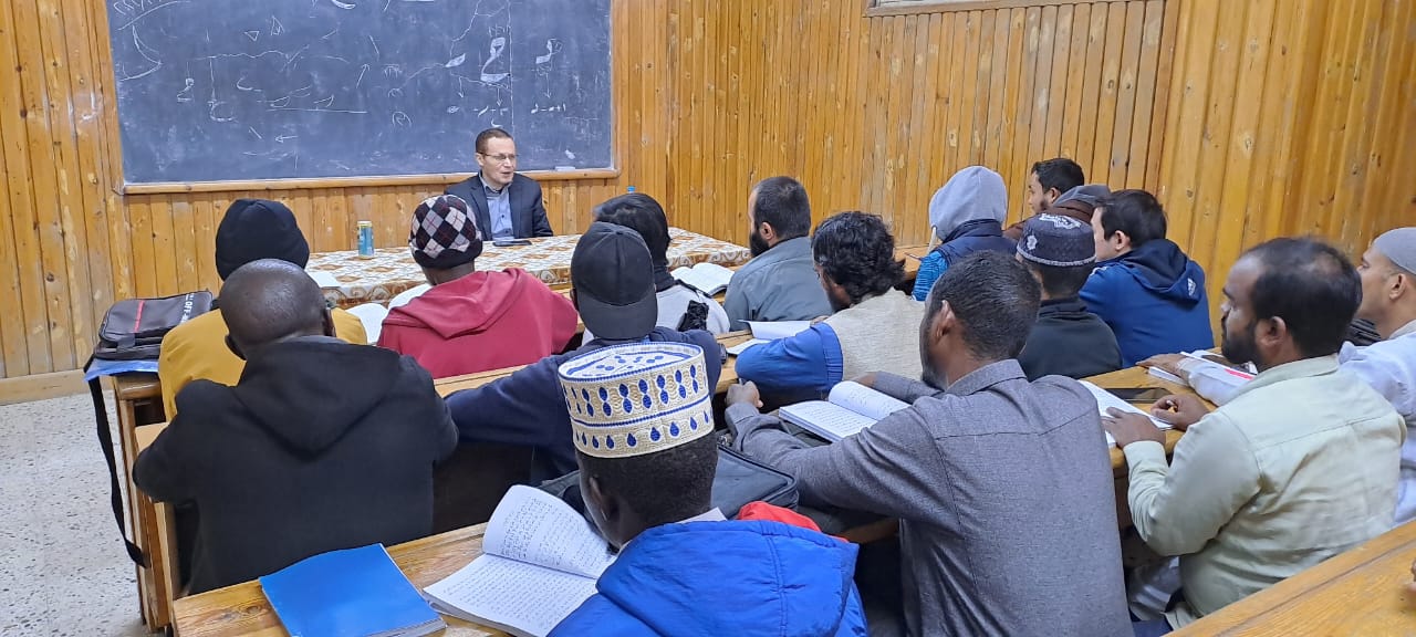 المراجعات العلمية للمناهج الدراسية للطلاب الوافدين بالبحوث الإسلامية