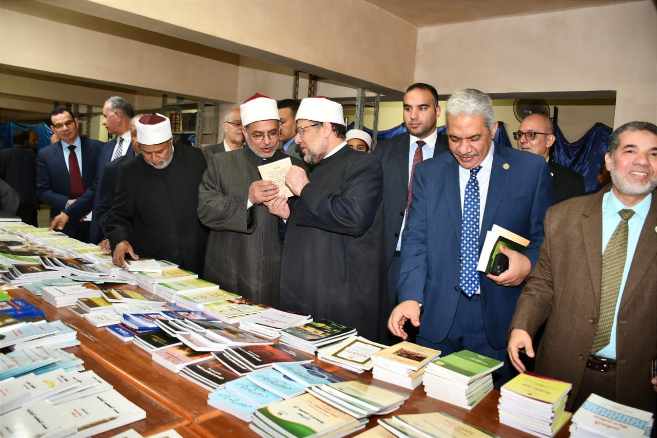  وزير الأوقاف ورئيس جامعة الأزهر يفتتحان معرض المجلس الأعلى للشئون الإسلامية 