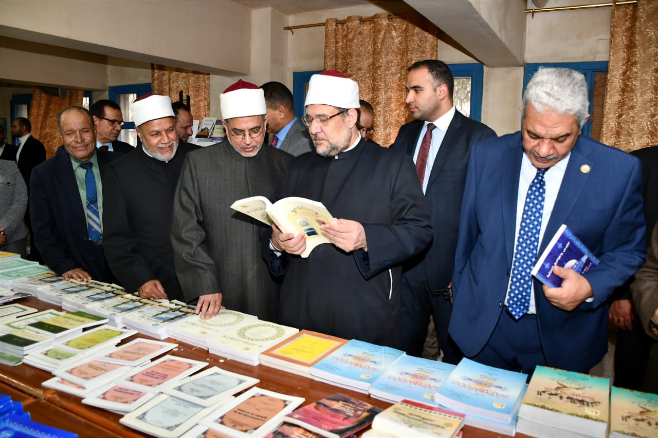  وزير الأوقاف ورئيس جامعة الأزهر يفتتحان معرض المجلس الأعلى للشئون الإسلامية 