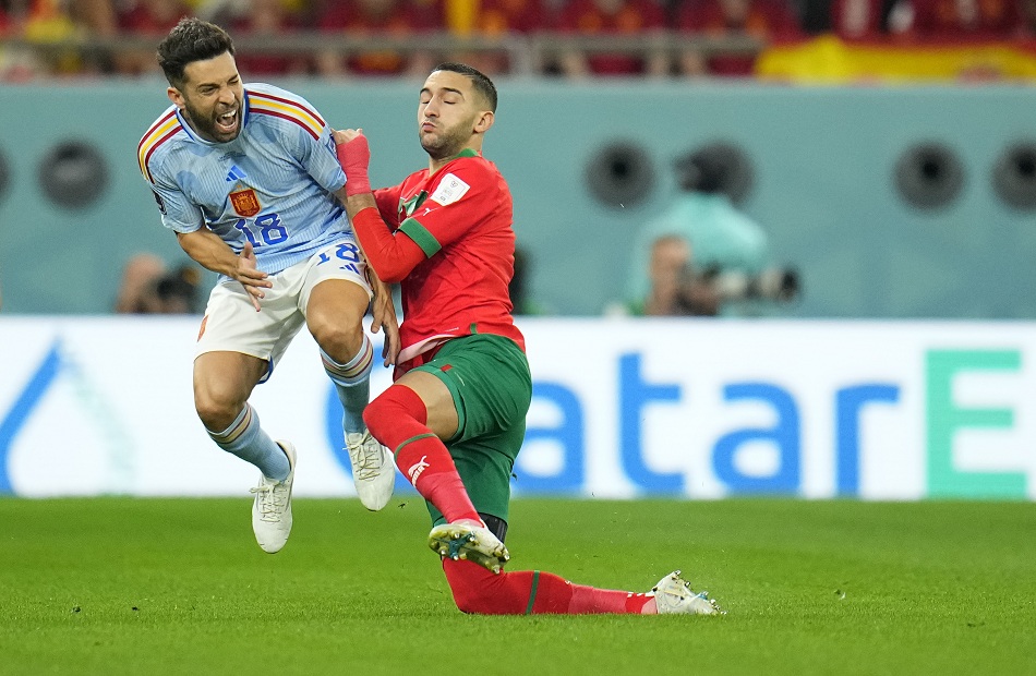 المغرب تخطف بطاقة التأهل لربع نهائي المونديال بالفوز على إسبانيا بضربات الجزاء الترجيحية 