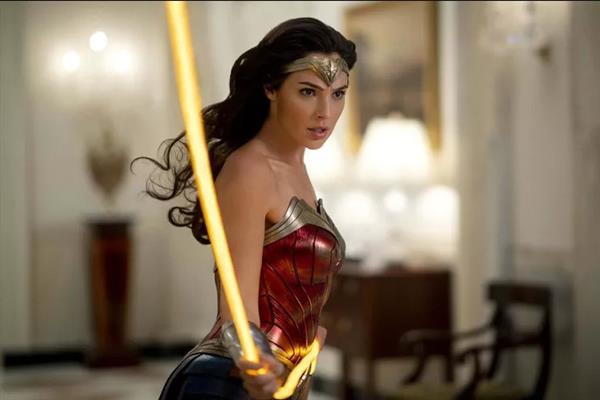 جال جادوت تحتفل بمرور  أعوام على تجسيدها شخصية Wonder Woman