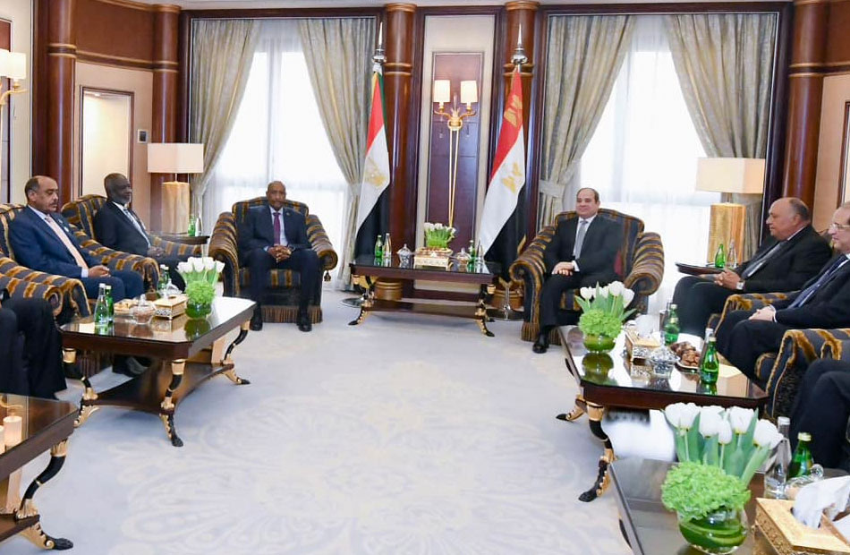 الرئيس السيسي والبرهان يؤكدان تمسك مصر والسودان بالتوصل إلى اتفاق قانوني ملزم لملء وتشغيل سد النهضة 