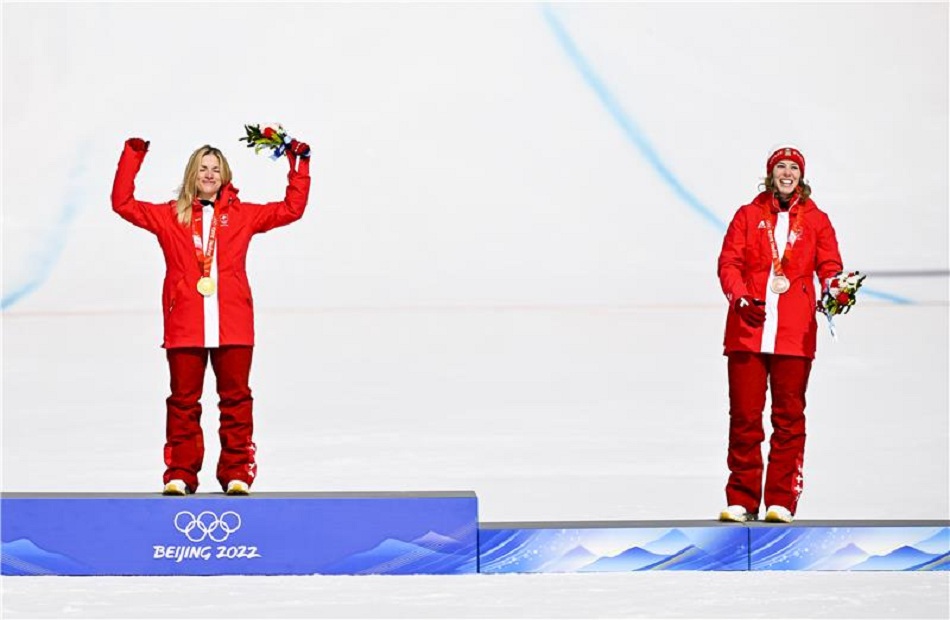 السويسرية لارا جوت تتوج بذهبية في أولمبياد بكين