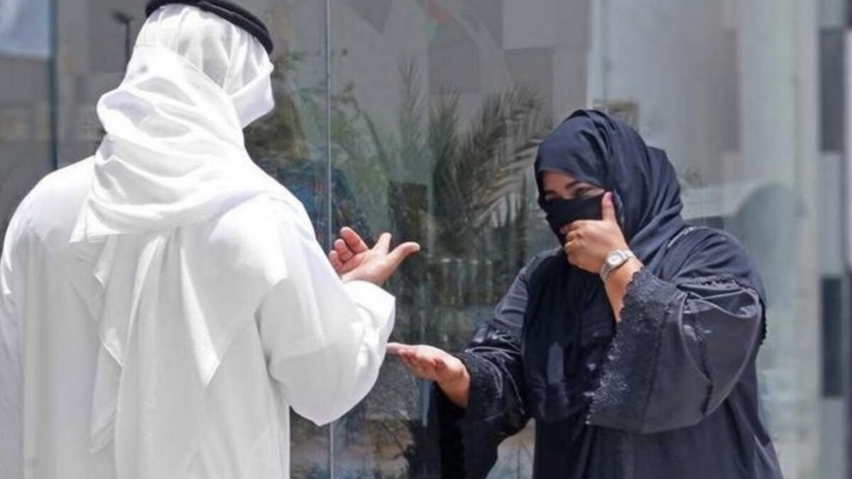 حبس وغرامة النيابة الإماراتية تكشف عن عقوبة جديدة للتسول بالبلاد