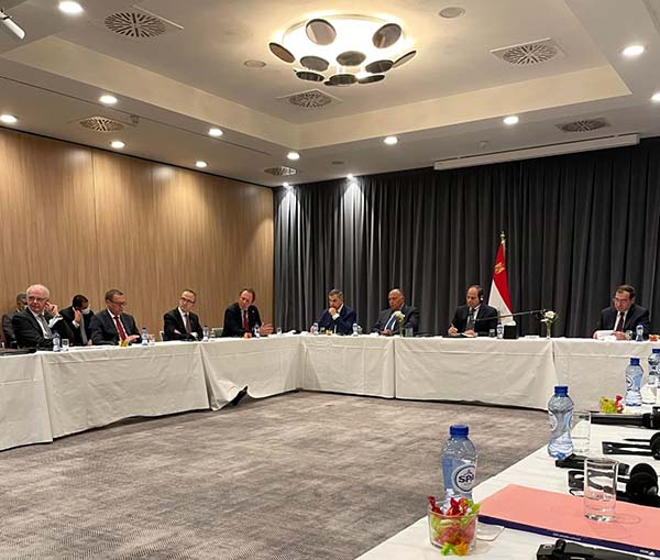 الرئيس السيسى مع ممثلي مجتمع الأعمال ورؤساء كبرى الشركات في بلجيكا