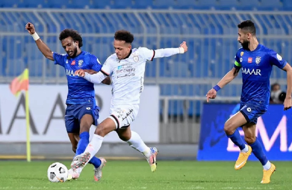 الهلال يواجه الشباب في قمة السبت بالدوري السعودي 