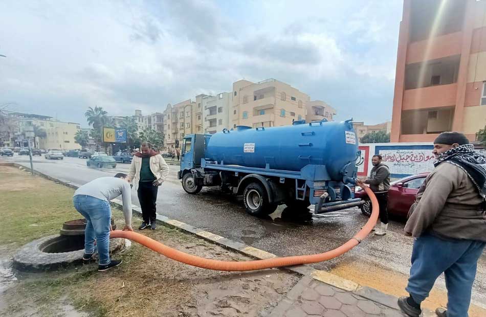  أجهزة المدن الجديدة تواجه آثار سقوط مياه الأمطار