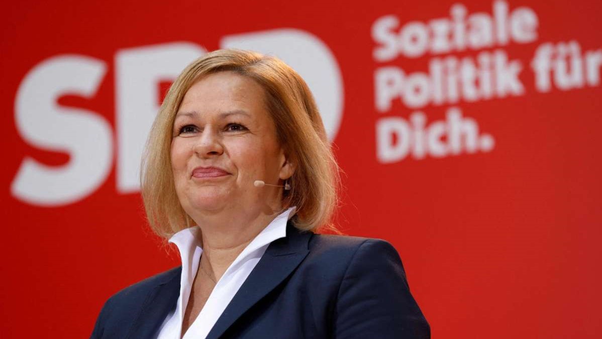 وزيرة الداخلية الألمانية سنستقبل اللاجئين من أوكرانيا بغض النظر عن الجنسية