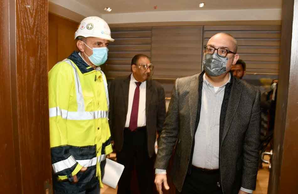 الدكتور عاصم الجزار خلال جولة تفقدية موسعة لمقر وزارة الإسكان بالعاصمة الإدارية الجديدة