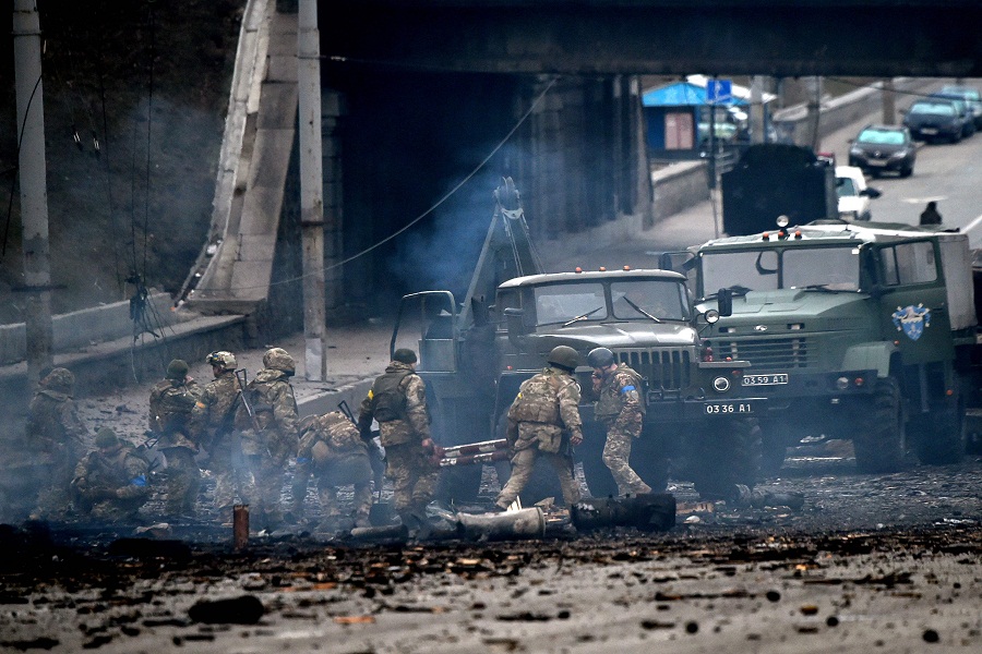 حرب روسيا وأوكرانيا كييف ارتفاع عدد القتلى عقب غارات جوية على تشيرنيهيف إلى  قتيلا