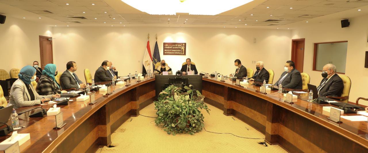 وزيرا البيئة والاتصالات يناقشان الاستعدادات التكنولوجية لاستضافة مصر لقمة التغير المناخي القادم cop 