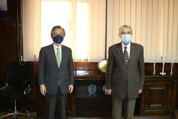 وزير الكهرباء خلال لقائة  سفير اليابان الجديد بالقاهرة