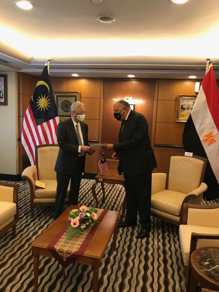 رئيس الوزراء الماليزي خلال استقباله وزير الخارجية سامح شكري