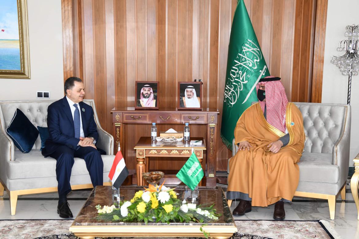  وزير الداخلية يعقد لقاءات ثنائية مع نظائره العرب
