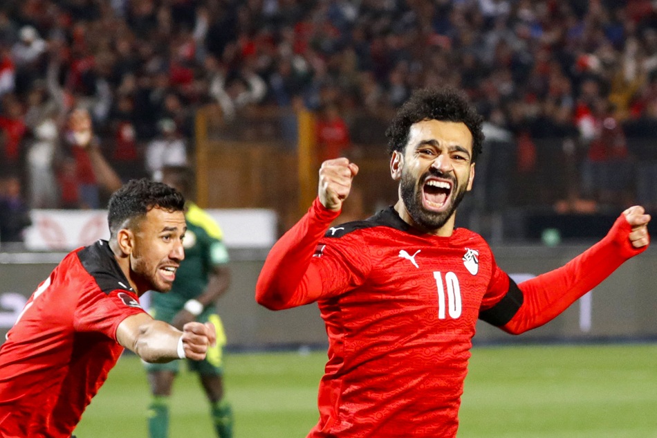 فرحة لاعبي منتخب مصر بعد تسجيل الهدف في شباك السنغال