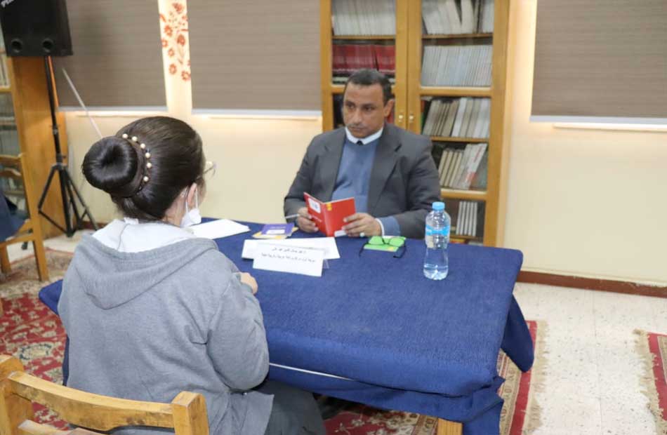 مدير "التعليم" بالقاهرة يتابع فعاليات مسابقة تحدي القراءة العربية - بوابة  الأهرام