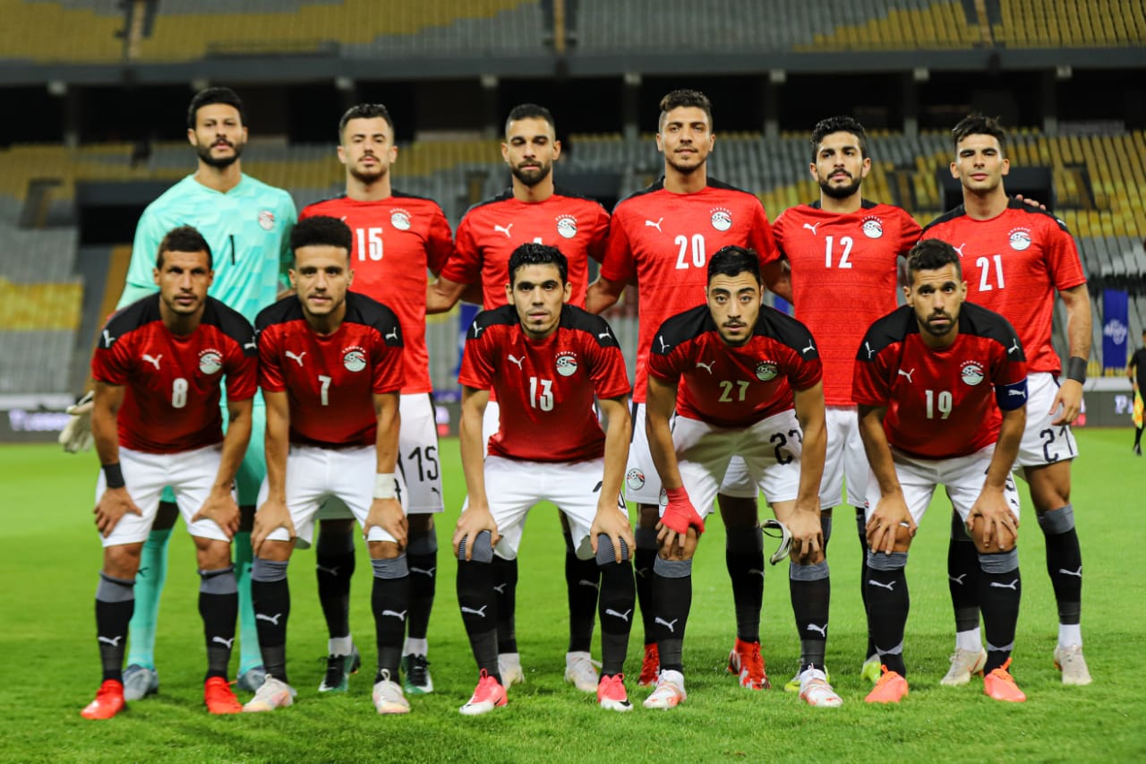 المنتخب الوطني بألوان علم مصر أمام السنغال غدًا