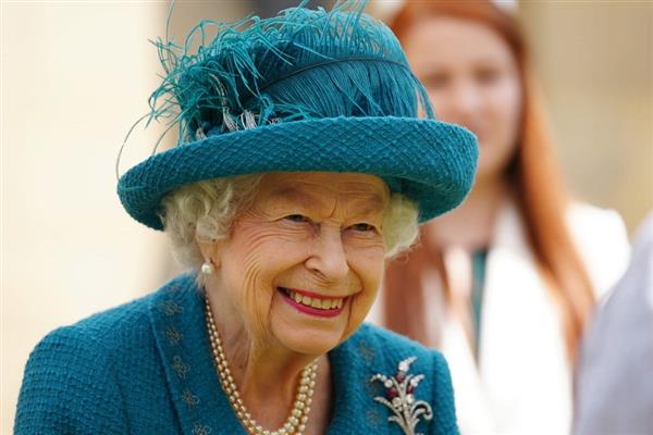 ملكة بريطانيا تكشف معاناتها من كورونا منهك ووباء رهيب