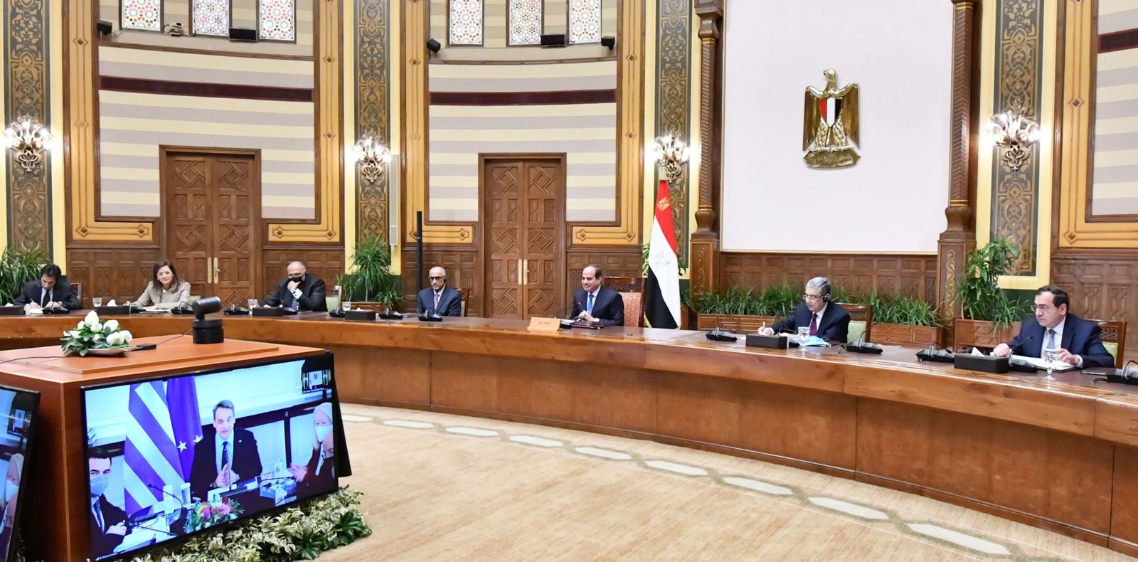 الرئيس عبد الفتاح السيسي فى إجتماع عبر (الفيديو كونفرانس)