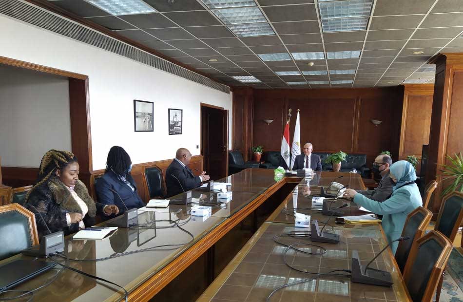 وزير الري يبحث مع السفير البوروندي تفعيل اتفاقية تعاون مشترك لإدارة الموارد المائية