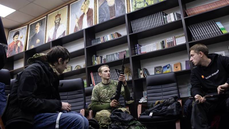 مسئولون أوكرانيون أعداد المتطوعين الأجانب في الفيلق الدولي تصل إلى  ألفاً