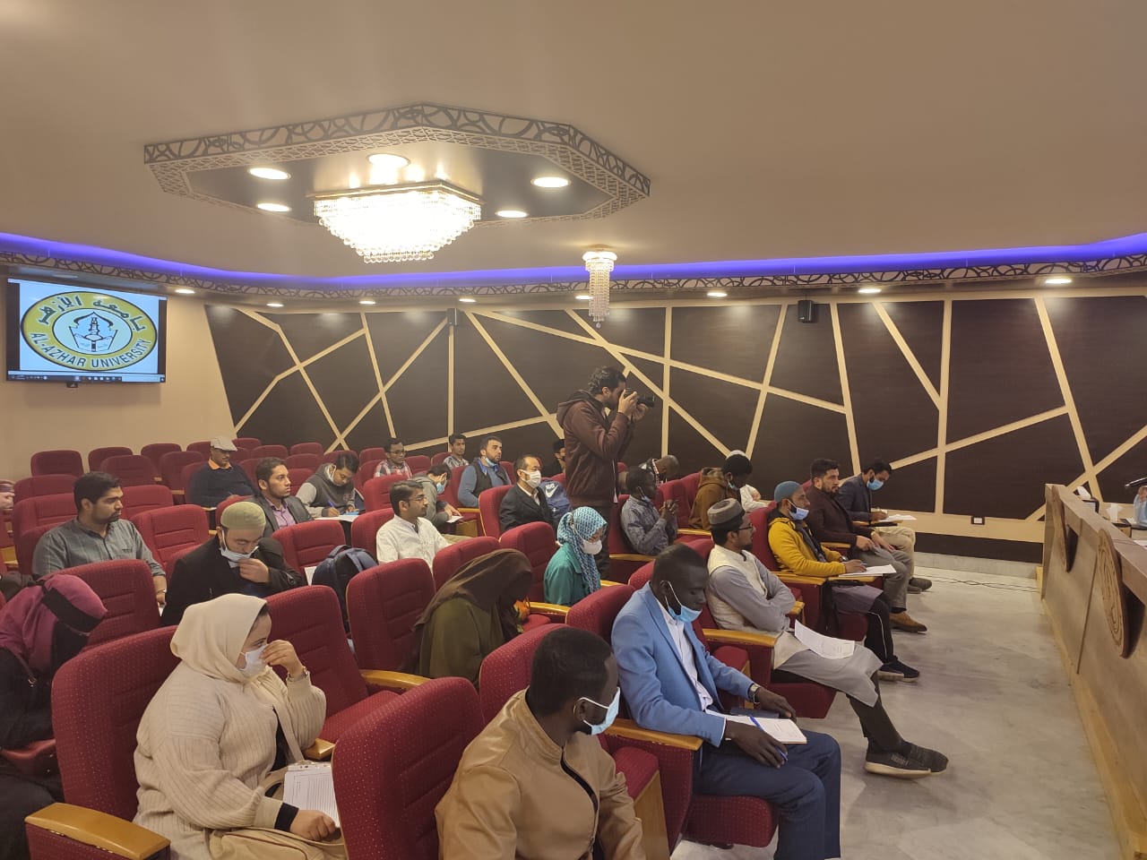 مركز تطوير الوافدين ينظم لقاء للطلاب الوافدين بحضور قيادات جامعة الأزهر الشريف