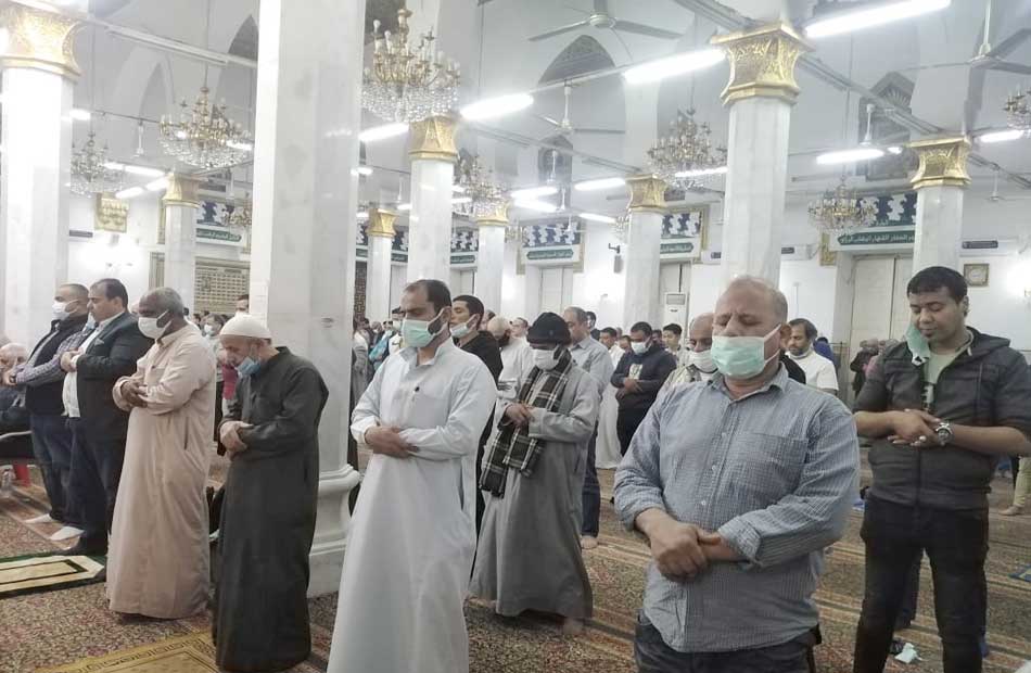  المساجد تستقبل ضيوف الرحمن لصلاة تراويح أول ليلة من رمضان