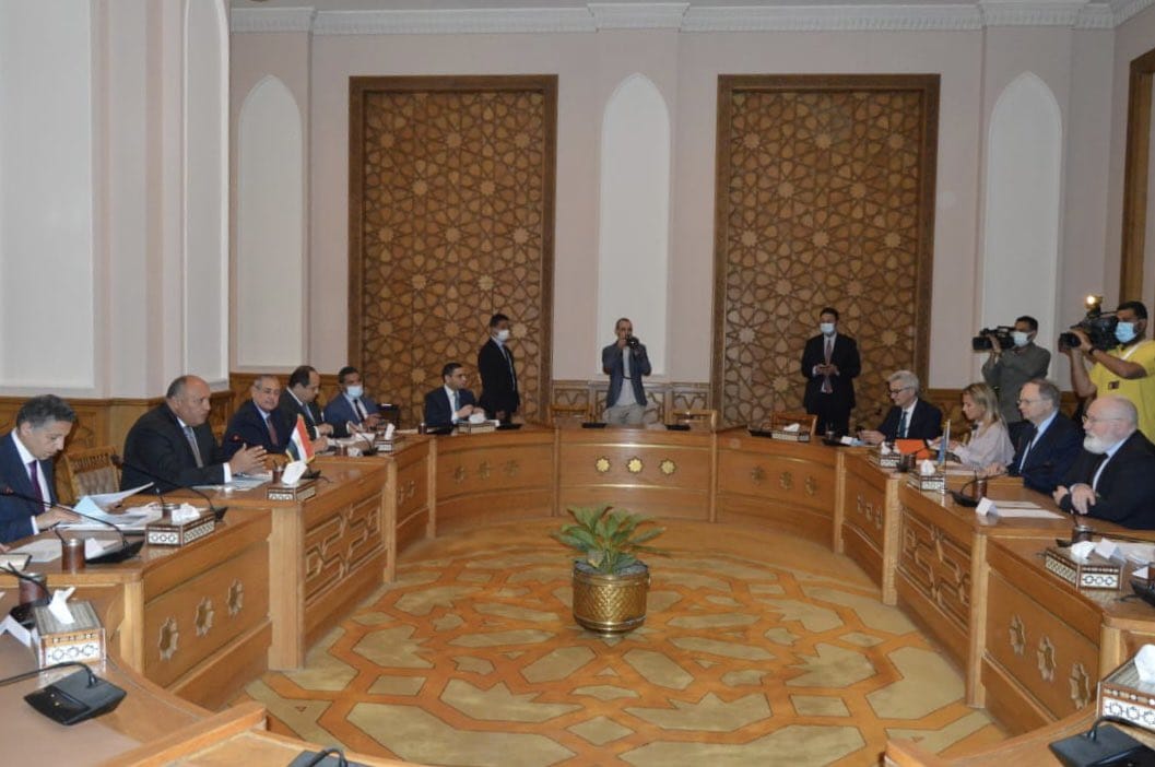 بدء جلسة مباحثات بين وزير الخارجية ونائب رئيس مفوضية الاتحاد الأوروبي