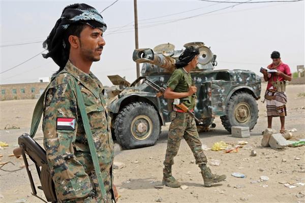 الجيش اليمني مقتل جندي وإصابة آخر في قصف مدفعي للحوثيين بالجوف