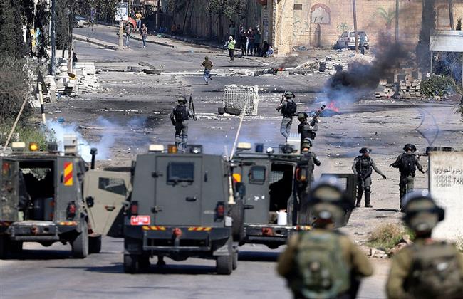  إصابة خلال المواجهات بين الفلسطينيين والاحتلال في نابلس