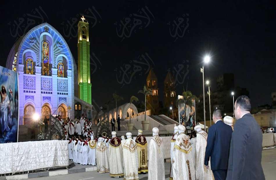  البابا تواضروس يترأس قداس العيد بالكاتدرائية المرقسية بالعباسية 