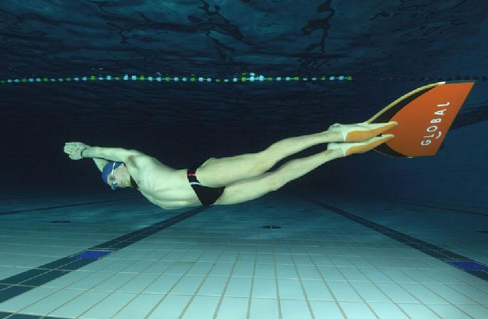 مصر تشارك في بطولة العالم للجامعات للسباحة بالزعانف بإيطاليا | صور