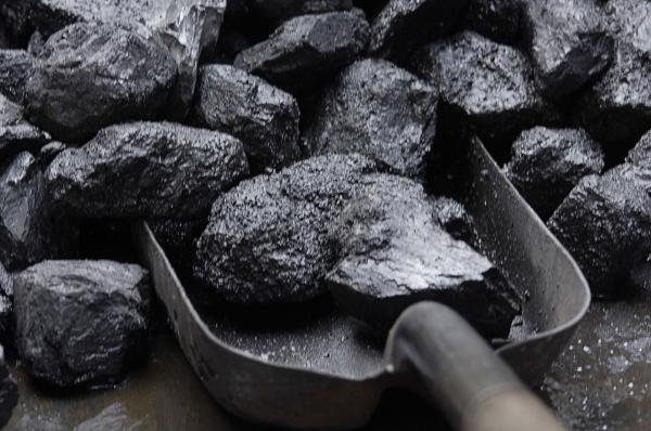 فاينانشيال تايمز بولندا تعاني من نقص إمدادات الفحم الروسي ومخاوف من شتاء قاس