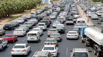   كثافات مرورية متوسطة بالطرق والميادين الرئيسية في القاهرة والجيزة