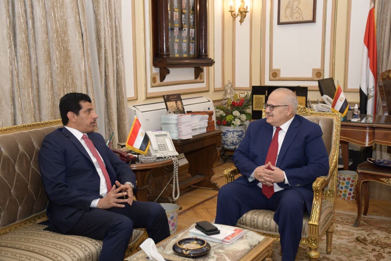 رئيس جامعة القاهرة يستقبل سفير قطر بمصر لبحث تعزيز سبل التعاون الأكاديمي والبحثي