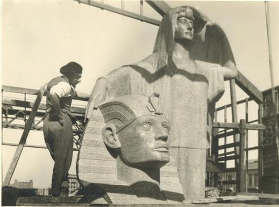 عماد أبو غازي يحتفل بمرور  عامًا على إزاحة الستار عن ;تمثال نهضة مصر; | صور