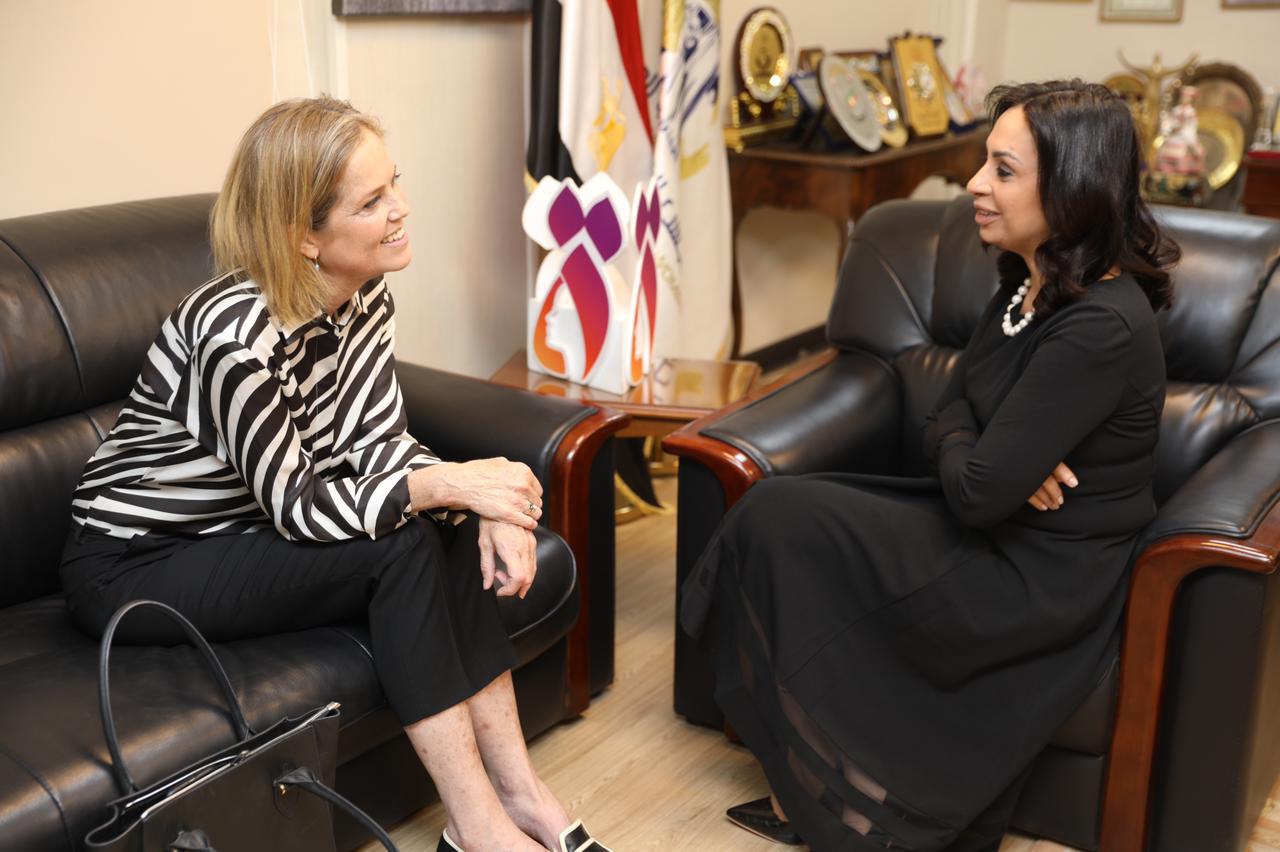 مايا مرسي مع سفيرة النرويج بالقاهرة