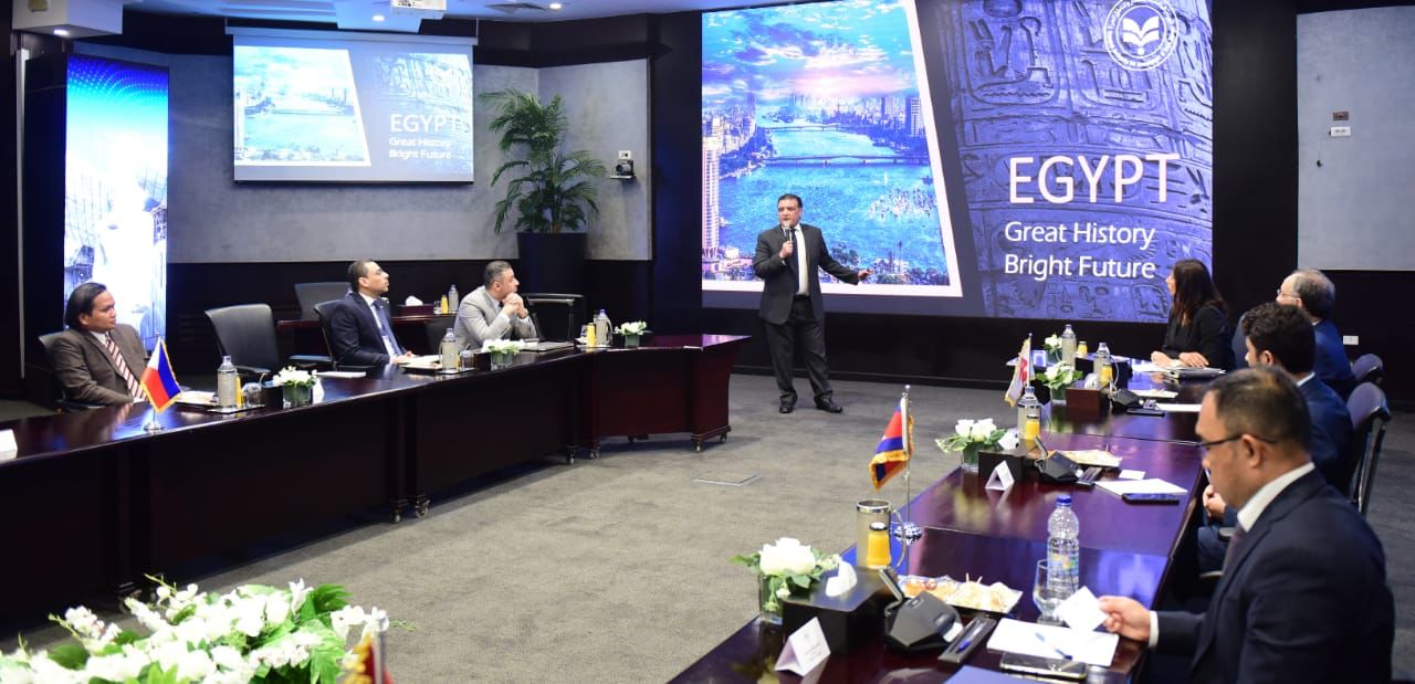 رئيس هيئة الاستثمار يلتقي سفراء 24 دولة لعرض تطورات مناخ الاستثمار في مصر